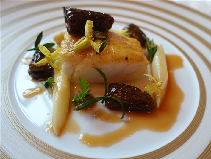 turbot with morels and white asparagus